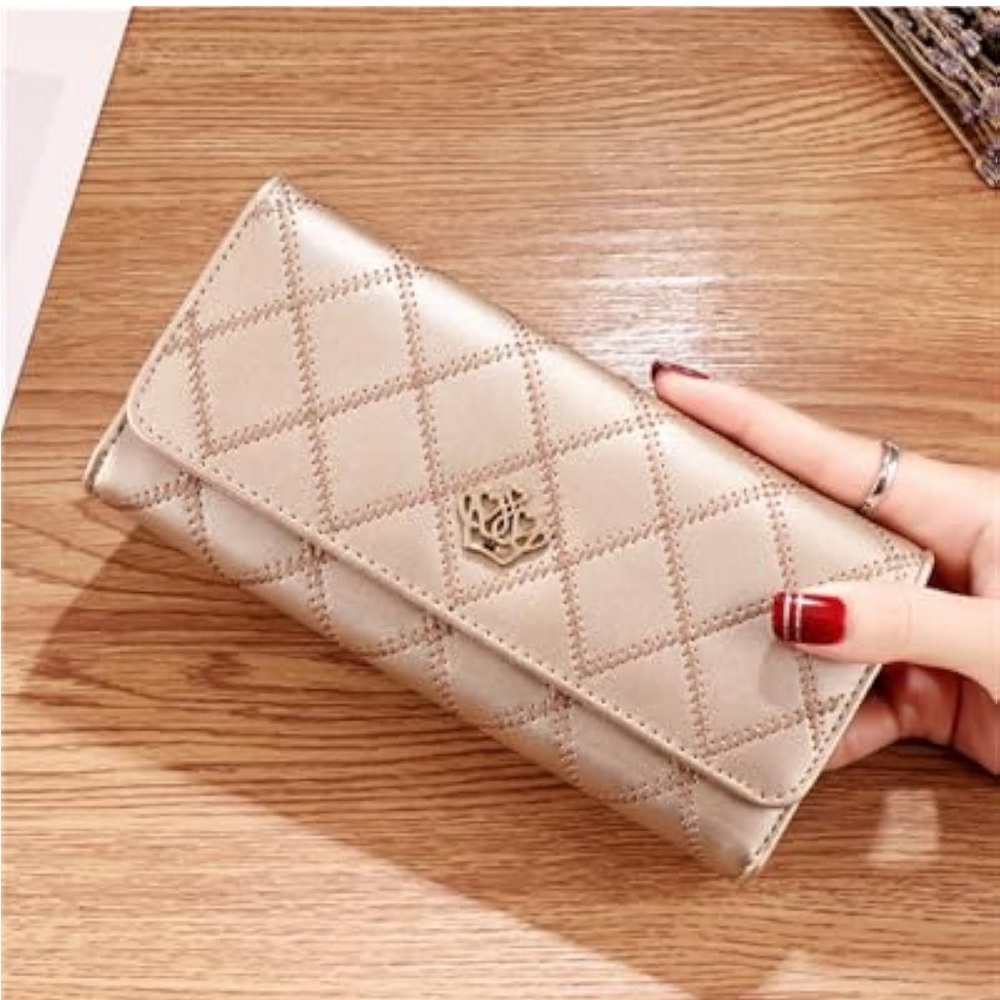 Elegant Beige Quilted Women's Wallet - Pink Interior